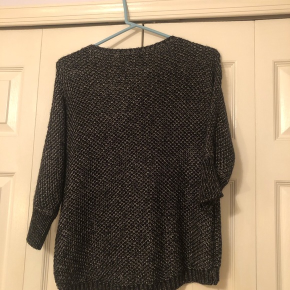 🆕 Cute Sweater - Picture 3 of 3